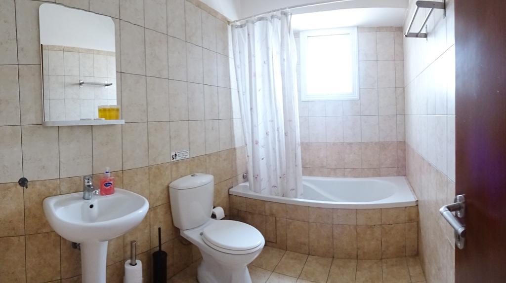 Melpo Court Apartamento Geroskipou Exterior foto