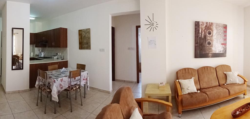 Melpo Court Apartamento Geroskipou Exterior foto