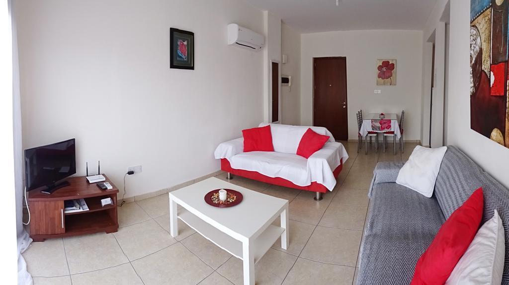 Melpo Court Apartamento Geroskipou Exterior foto