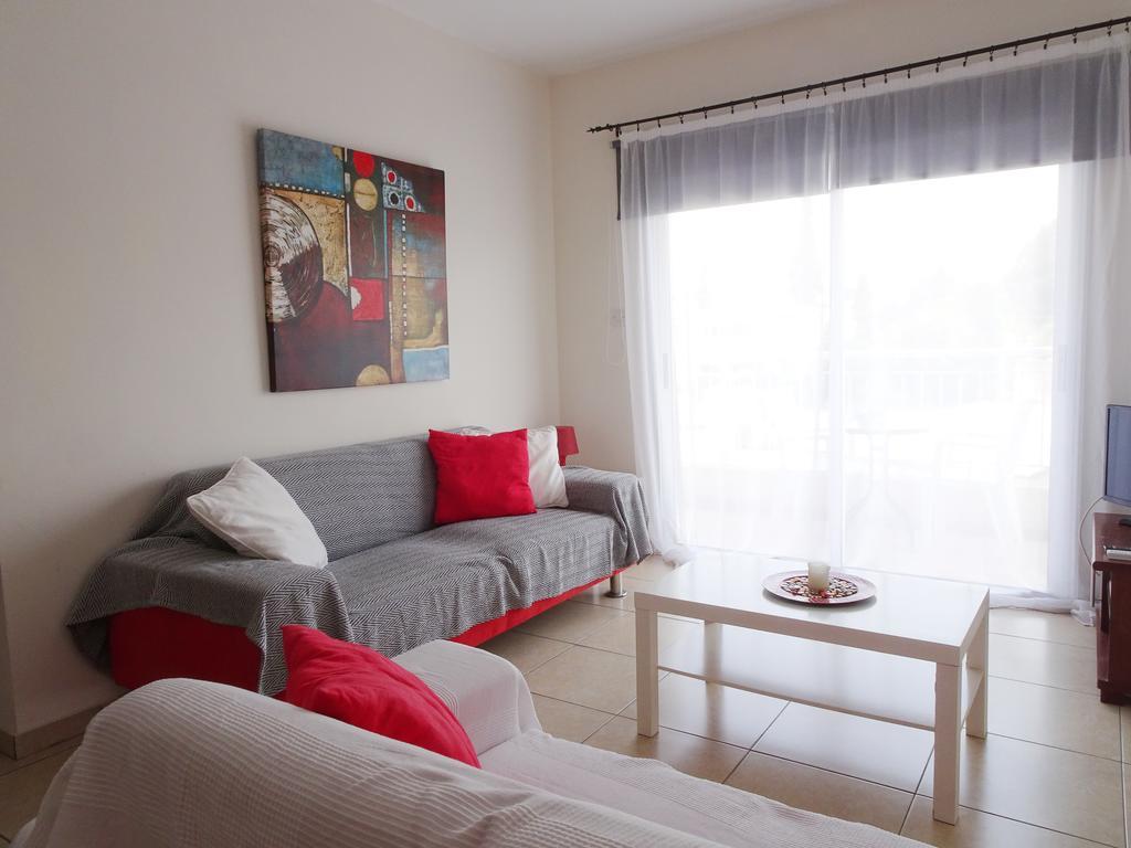 Melpo Court Apartamento Geroskipou Exterior foto