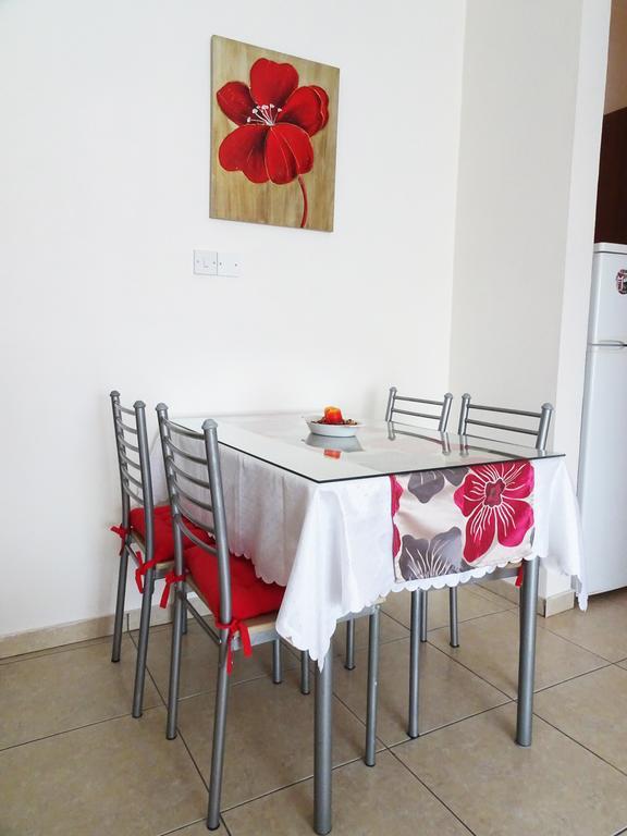 Melpo Court Apartamento Geroskipou Exterior foto