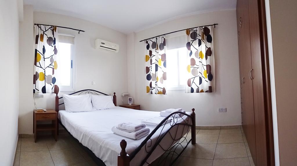 Melpo Court Apartamento Geroskipou Exterior foto