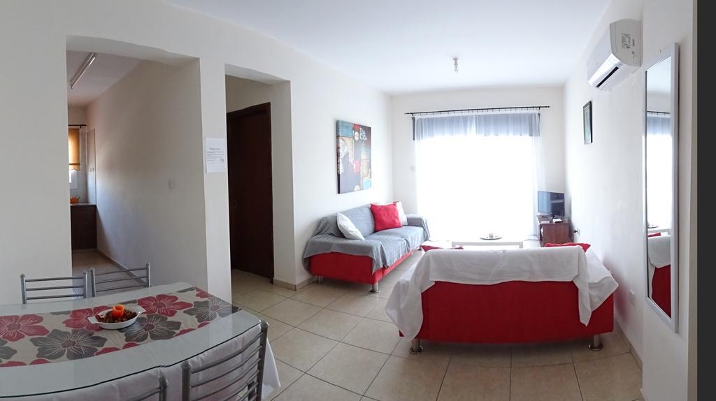 Melpo Court Apartamento Geroskipou Exterior foto